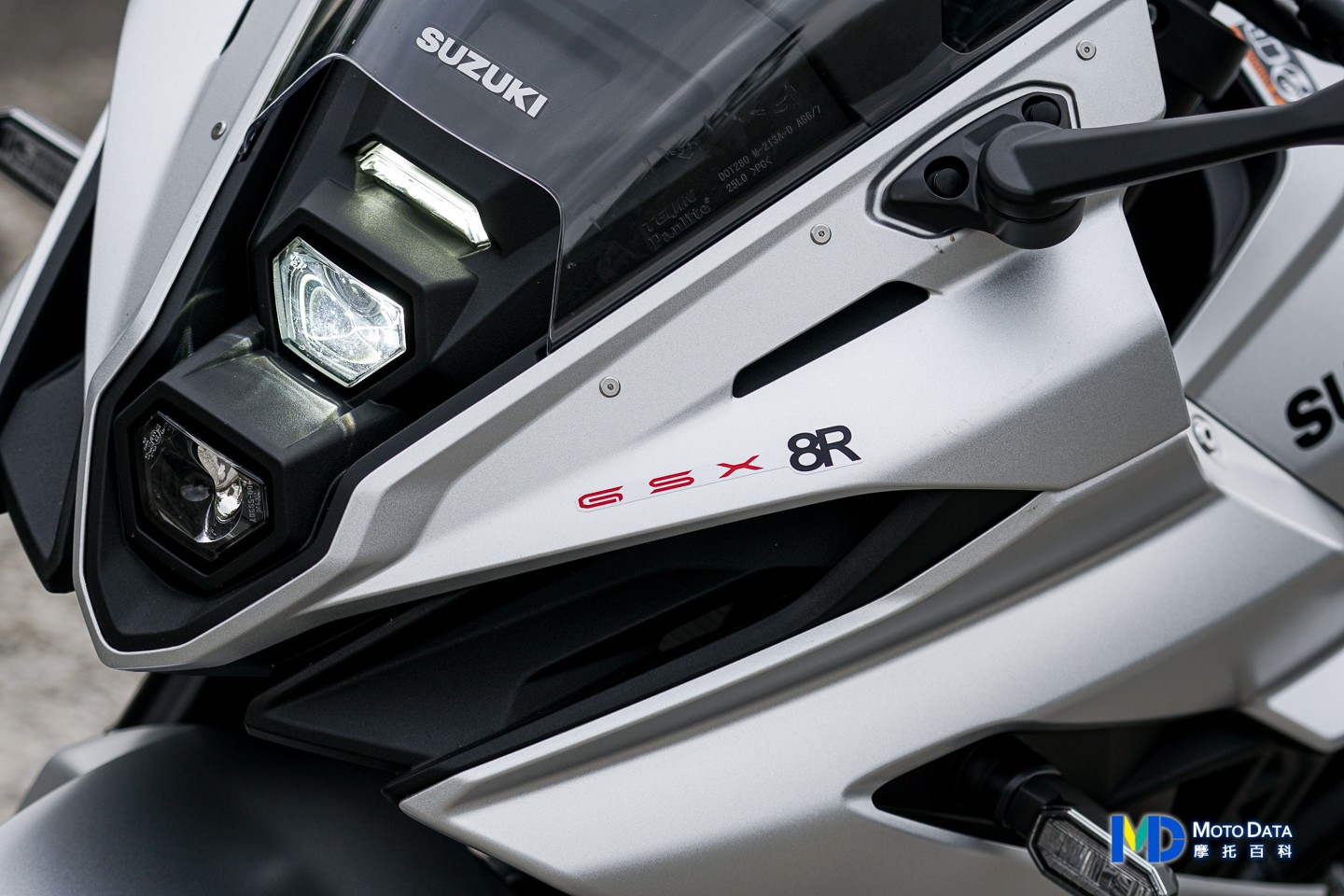 電控滿載的日本二刀斬 SUZUKI GSX-8R 公路試駕 – MOTODATA 摩托百科